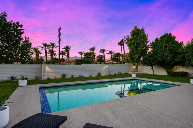 Building Photo - 76817 Manor Ln