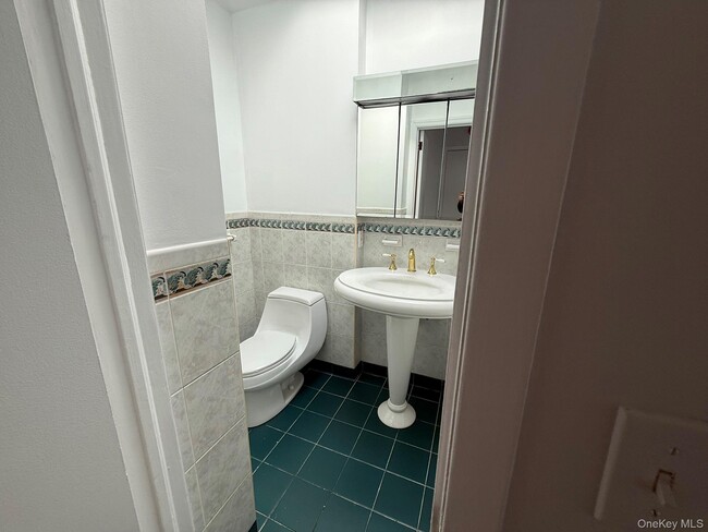 Building Photo - 19-16 150th St