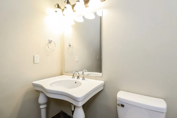 Building Photo - 1101 Gretna Green Dr