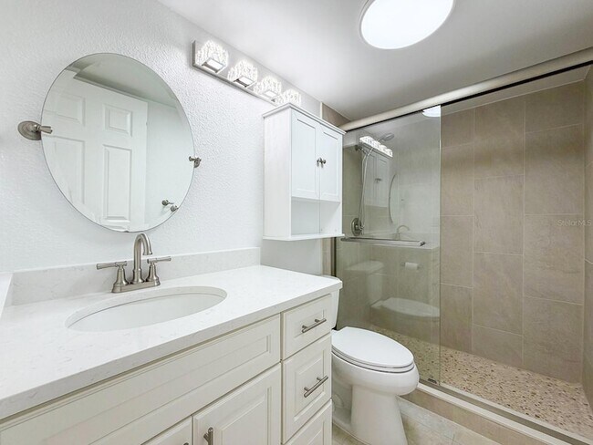 Building Photo - 7625 Sun Island Dr S
