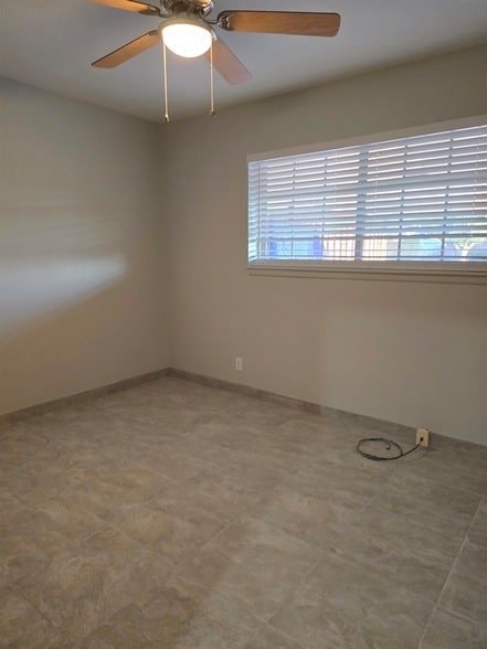 Building Photo - 304 Maguey Dr