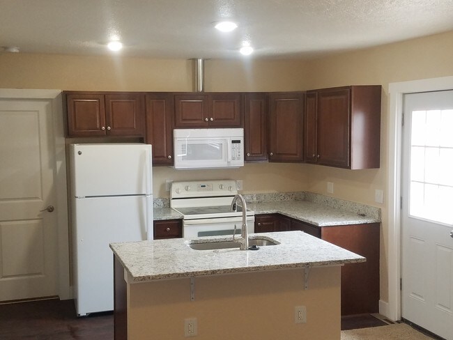 Primary Photo - 32 N 9th Ave