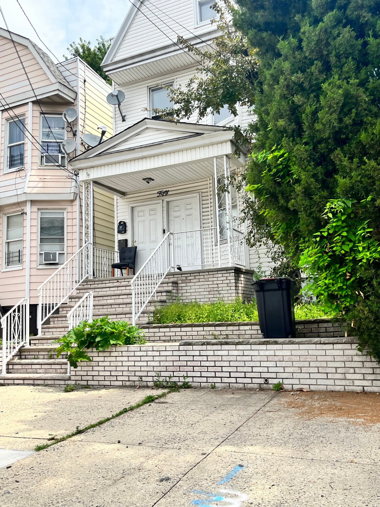 Building Photo - 50 Gates Ave