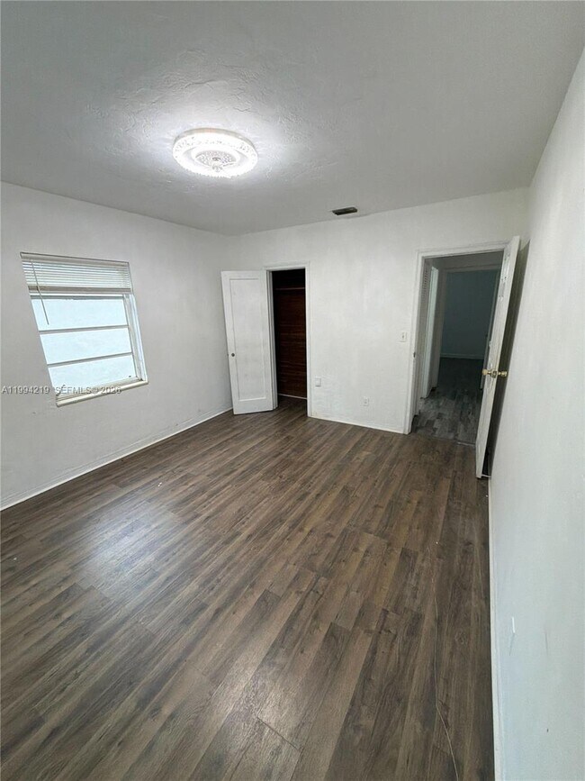 Building Photo - 1026 NW 50th St