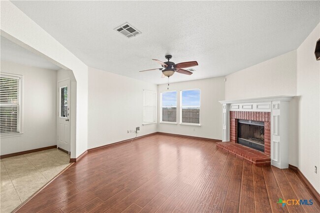 Building Photo - 1706 Bristol Dr