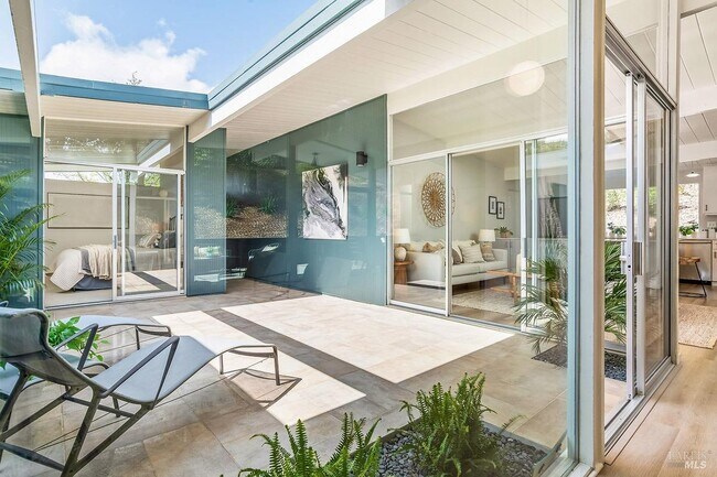 Building Photo - 315 Mt Shasta Dr