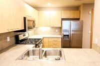 Building Photo - Charming 1 bdrm 1 bath Condo in Downtown V...