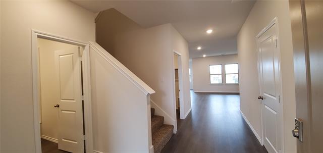 Building Photo - 813 Fueller Dr