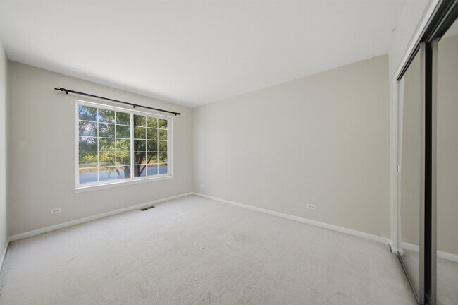Building Photo - 9165 Buckingham Ct