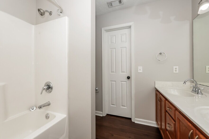 Building Photo - 7551 W Winchester Dr