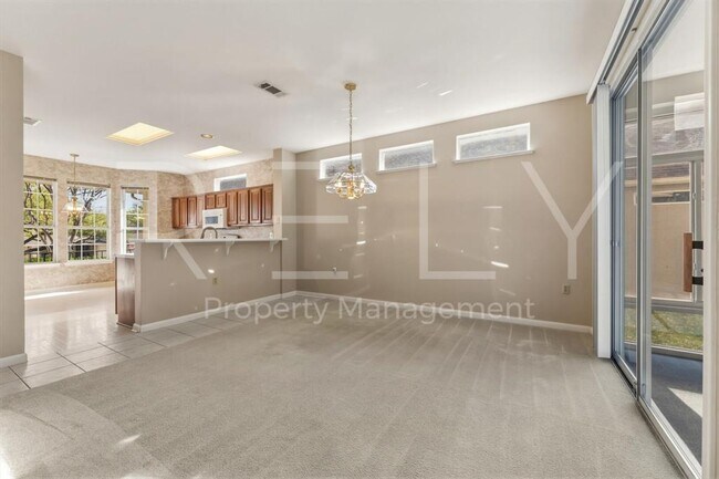 Building Photo - 280 Whispering Wind Dr