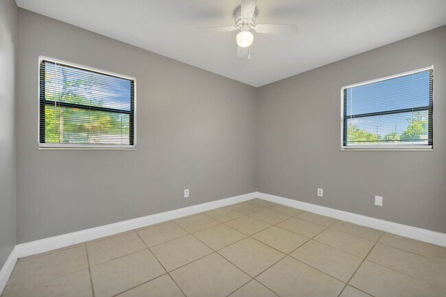 Building Photo - 8101 Alveron Ave