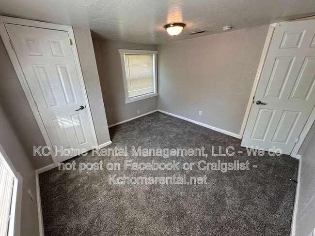 Building Photo - 316 W Elm St