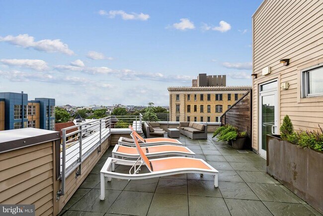 Building Photo - 1311 13th St NW