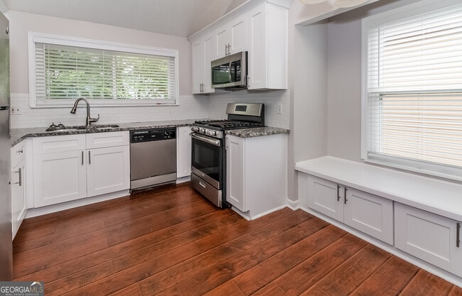 Building Photo - 3020 Creel Rd