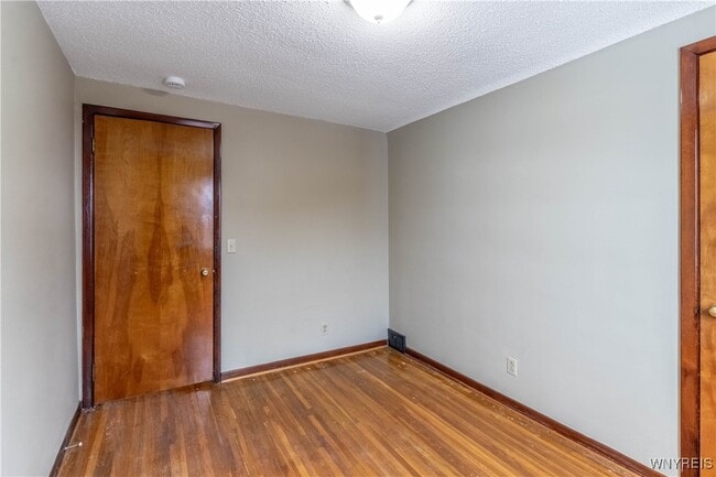 Building Photo - 194 Boncroft Dr