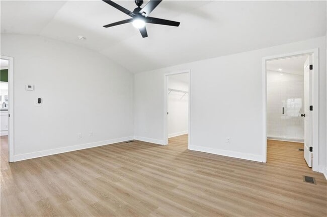 Building Photo - 127 Perry St