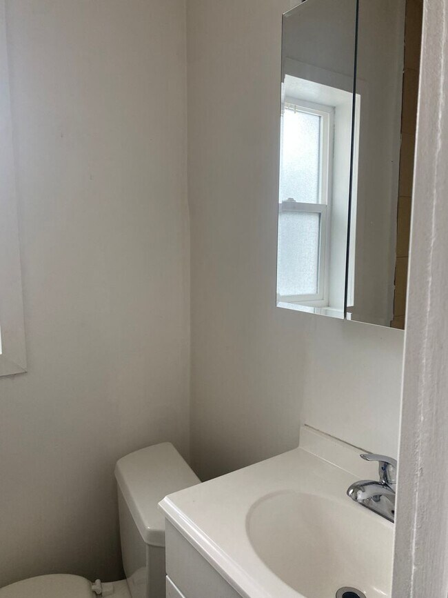 Building Photo - 10625