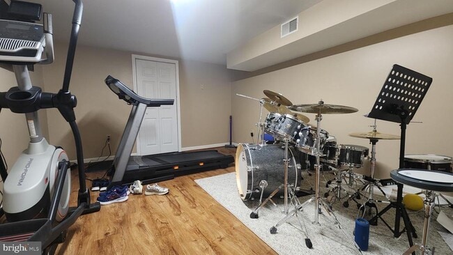 Building Photo - 6453 Springhouse Cir