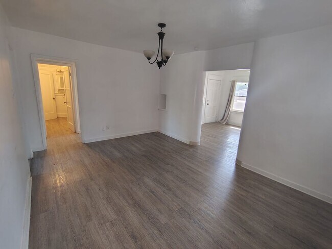 Building Photo - 510 Holtby Rd