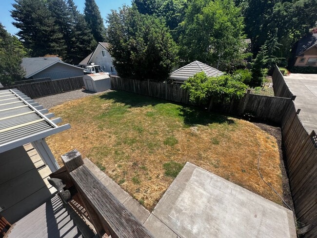 Building Photo - 4-Bedroom 3-Bathroom house with attached 1 bedroom apartment