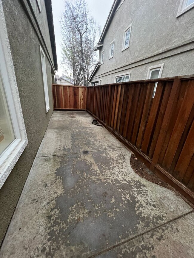 Building Photo - COMING SOON! AVAILABLE 02/01/2026! IMMACULATE BRENTWOOD GARIN RANCH 4-BEDROOM RENTAL!