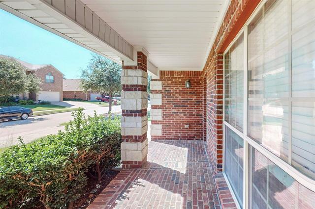 Building Photo - 3504 Hornbeam St