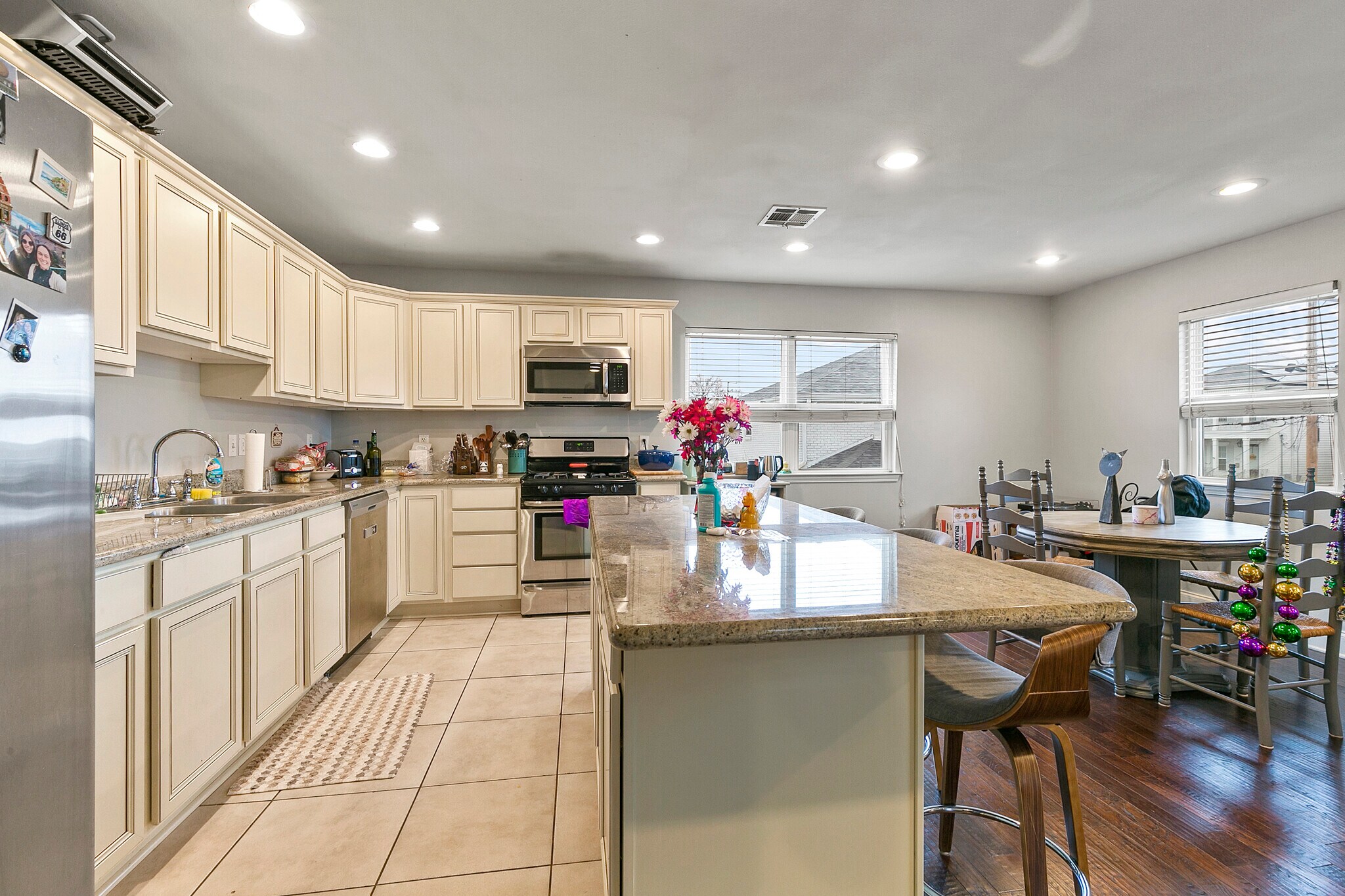 Building Photo - 6540 Fleur de Lis Dr