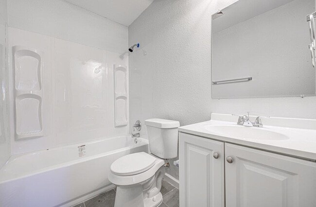 Building Photo - 1306 Bonnie Brae St