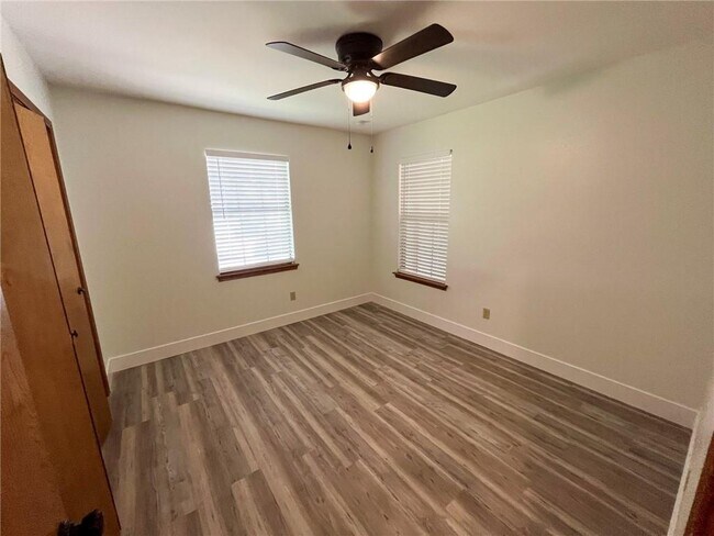 Building Photo - 2401 Silver Spur Dr