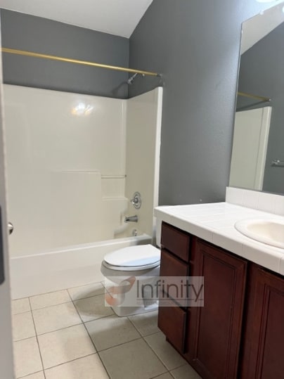 Building Photo - 810 E Ninth St