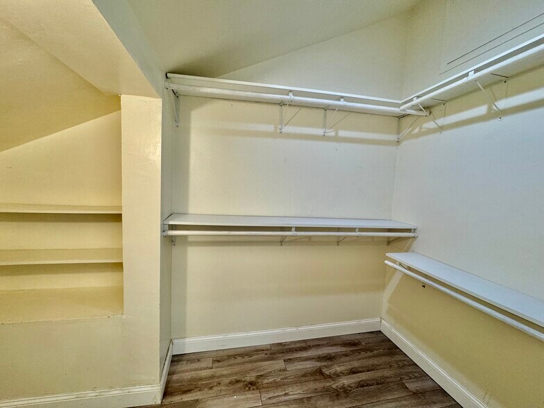 Building Photo - 7770 Youngdale Way