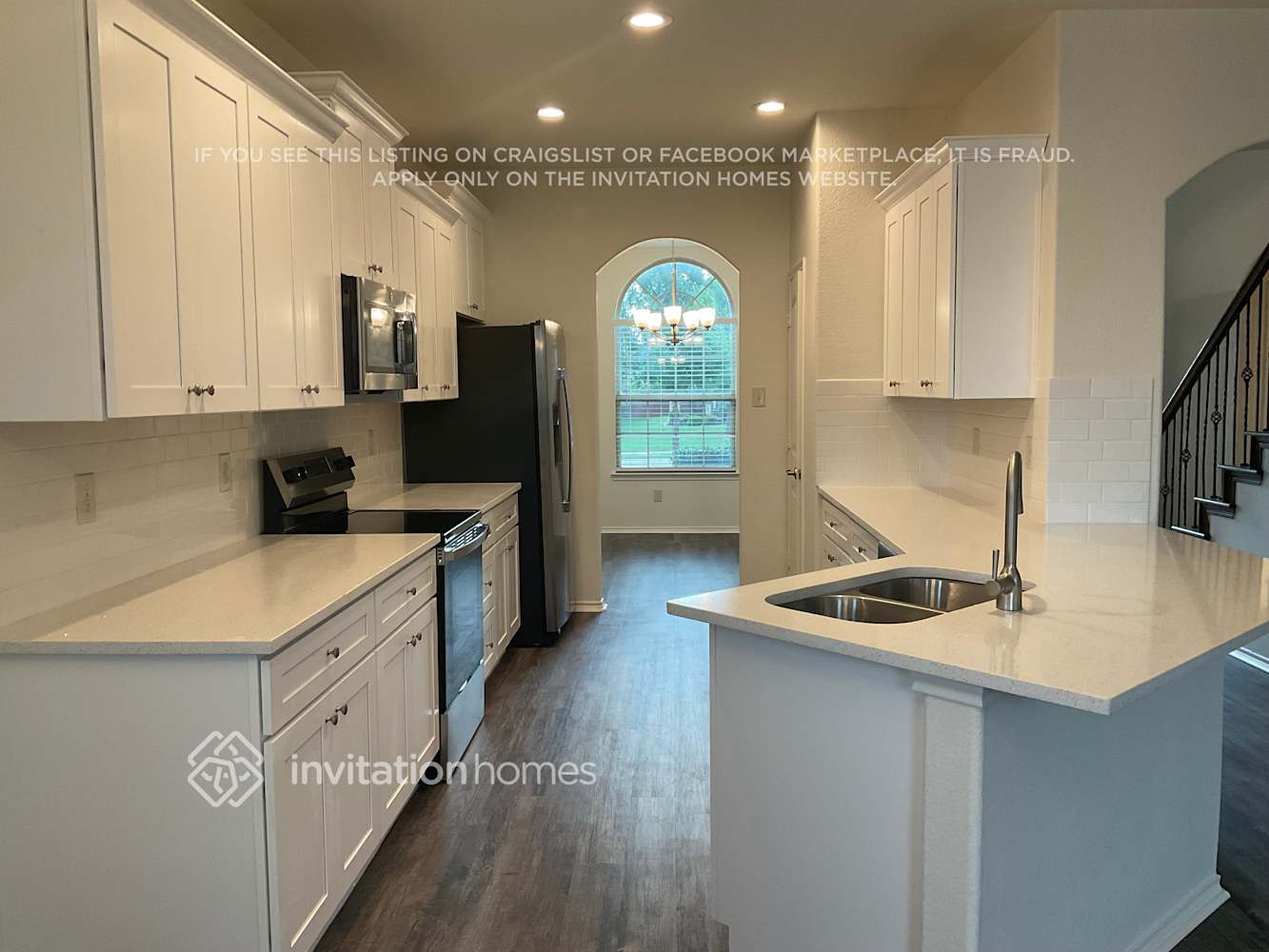 Building Photo - 1408 Red River Dr