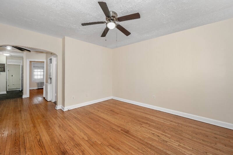 Building Photo - 1359 Bryant St NE