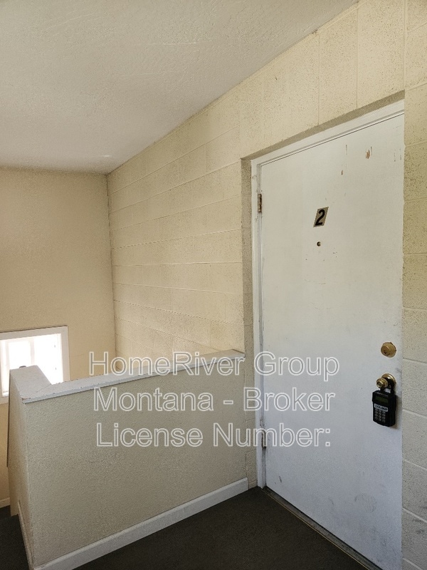 Building Photo - 100 South Ave E