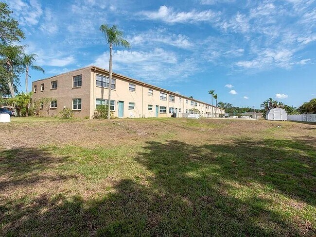 Building Photo - 12300 Park Blvd