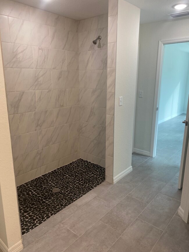 Building Photo - 2926 Diplomat Pkwy W