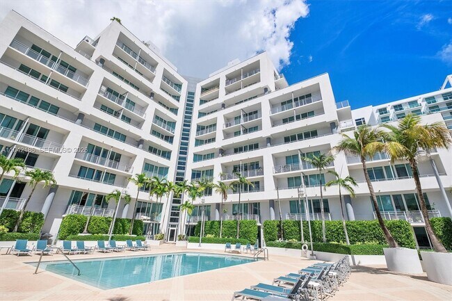 Building Photo - 350 NE 24th St