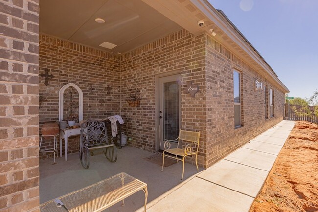 Building Photo - 1701 Palo Duro Dr