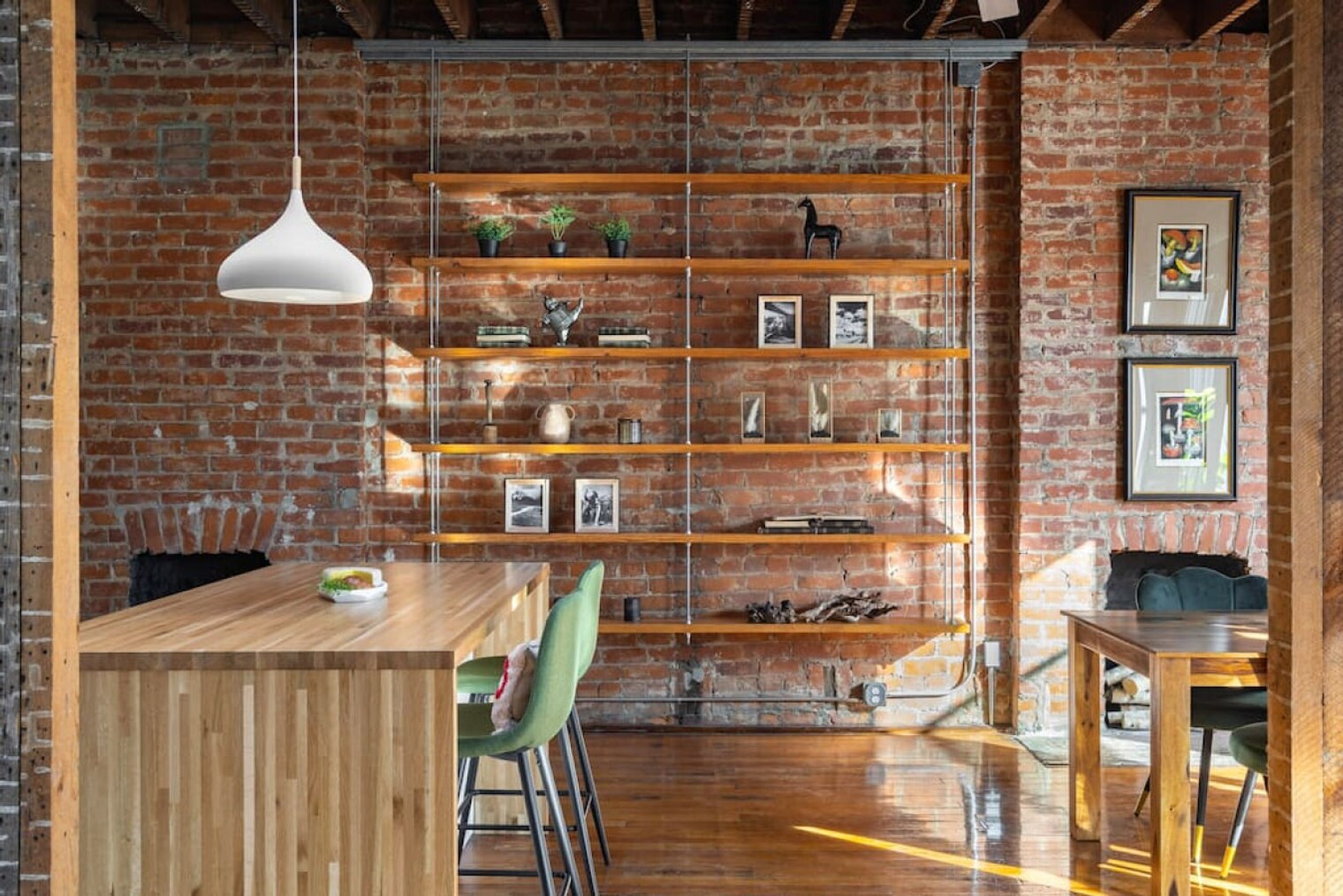 Building Photo - 100 E 13th St