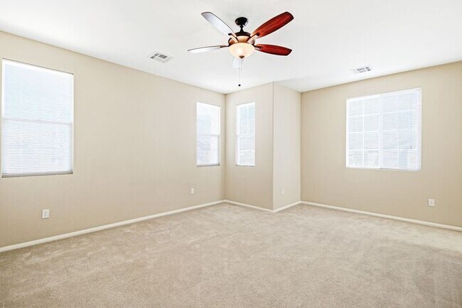 Building Photo - Spacious Mountains Edge Home with 4 Bedrooms & 2-Car Garage