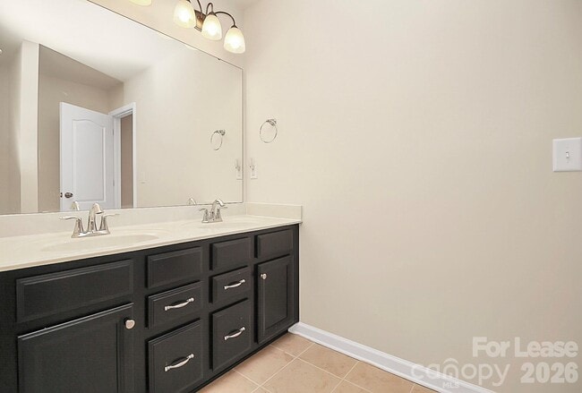 Building Photo - 5040 Mockernut Ln