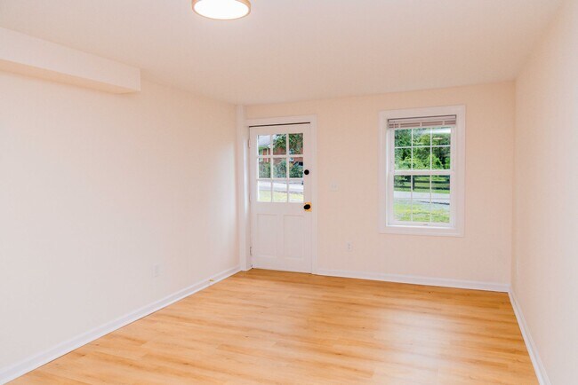 Building Photo - 103 Cresap Rd