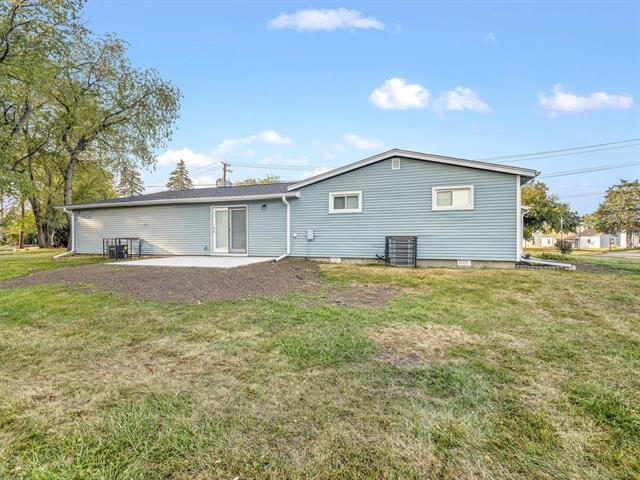 Building Photo - 2205 Clover Ave