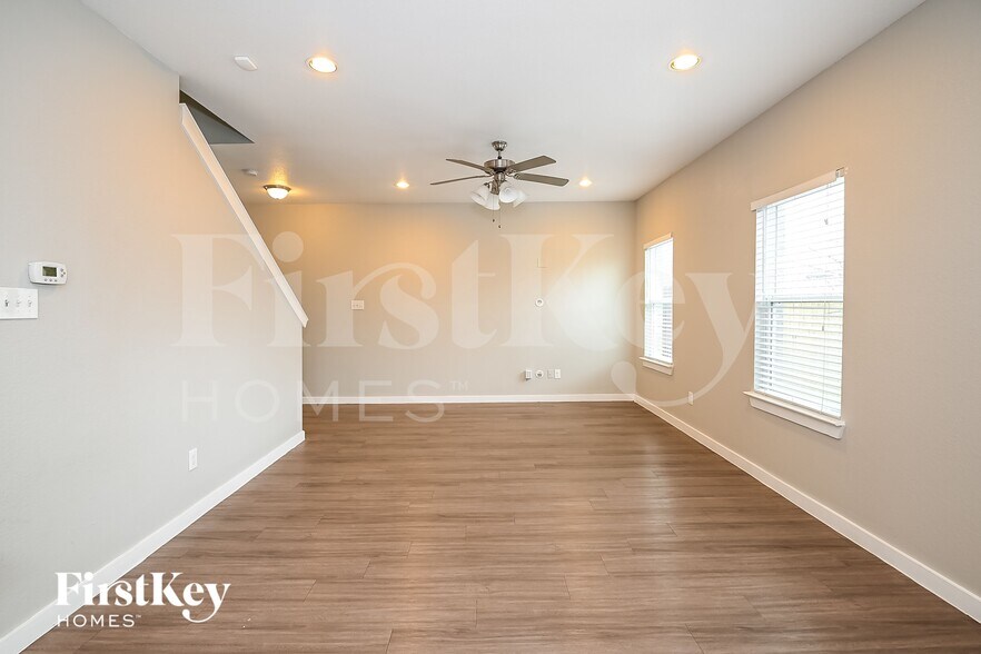 Building Photo - 9951 Rio Doso Dr