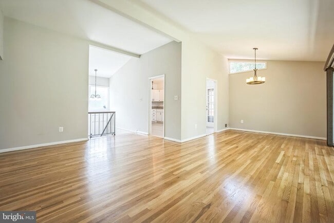 Building Photo - 7826 Glenister Dr