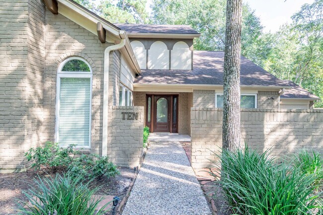Building Photo - 10 Coralvine Ct