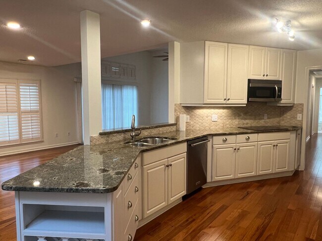 Building Photo - 20 Purple Martin Ln