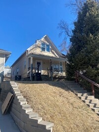 Building Photo - Updated 4 bed 1.5 Bath in Omaha