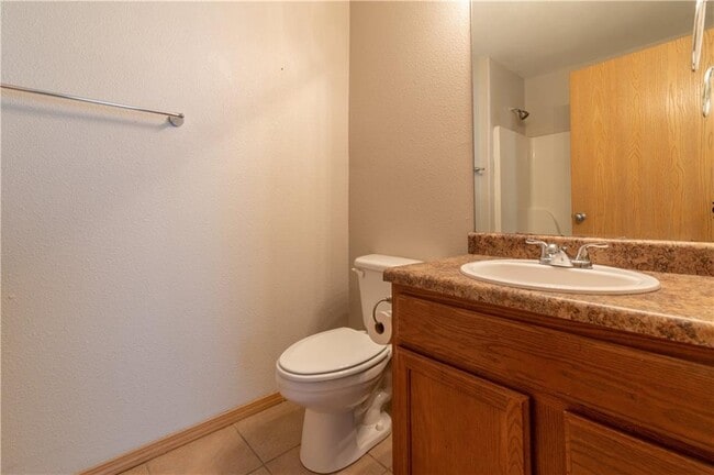 Building Photo - 905 Meghan Ct